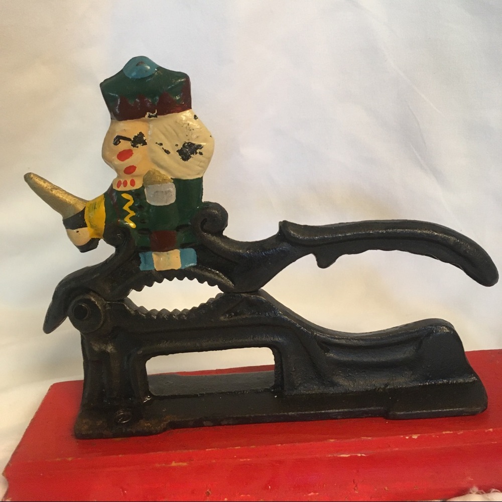 George Washington nut cracker 🌰